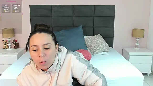 MadisonJenner online show from 12-22-25, 12:13