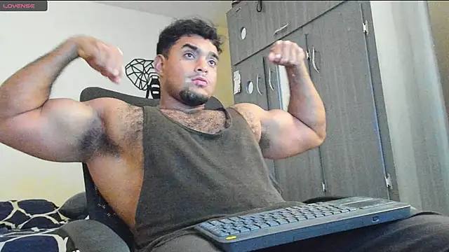 Snapshot of Big_furry_bear13 chatting on 12-14-24, 07:36 Big furry bear13 online show from 12-14-24, 07:36