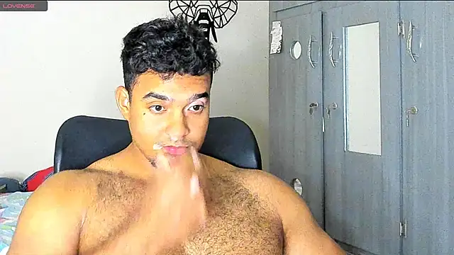 Snapshot of Big_furry_bear13 chatting on 01-11-25, 04:59 Big furry bear13 online show from 01-11-25, 04:59