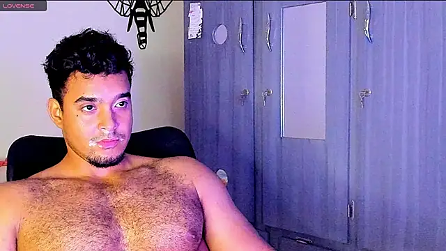 Snapshot of Big_furry_bear13 chatting on 01-23-25, 05:13 Big furry bear13 online show from 01-23-25, 05:13