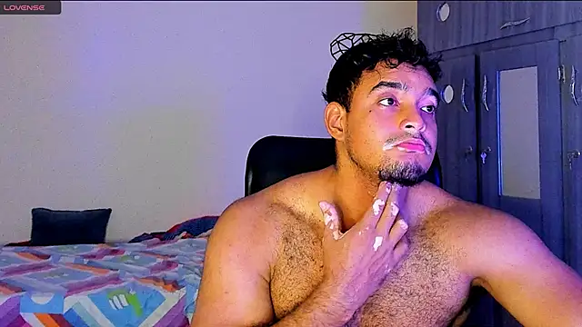 Snapshot of Big_furry_bear13 chatting on 01-24-25, 06:14 Big furry bear13 online show from 01-24-25, 06:14