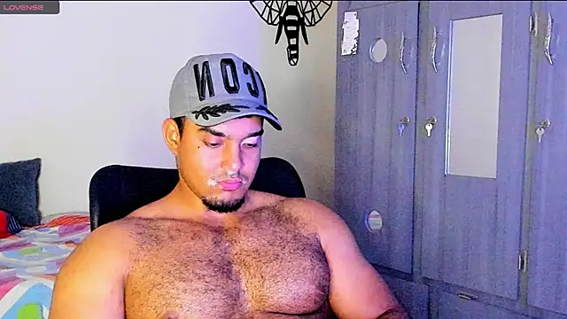 Snapshot of Big_furry_bear13 chatting on 01-29-25, 08:08 Big furry bear13 online show from 01-29-25, 08:08