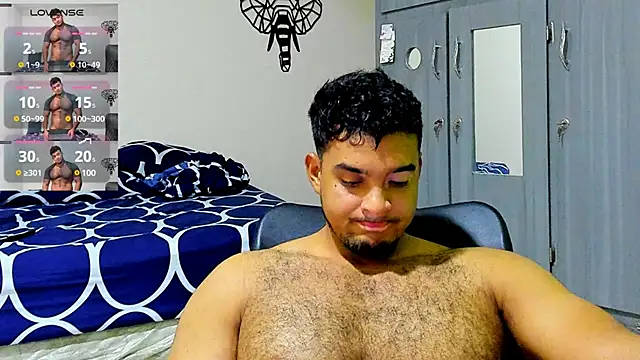Snapshot of Big_furry_bear13 chatting on 02-13-25, 04:43 Big furry bear13 online show from 02-13-25, 04:43