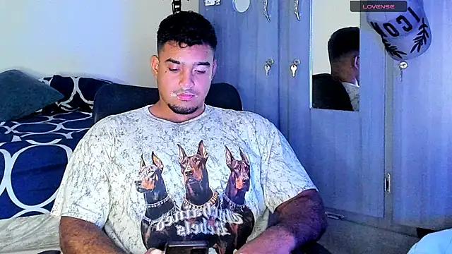 Snapshot of Big_furry_bear13 chatting on 03-11-25, 04:43 Big furry bear13 online show from 03-11-25, 04:43