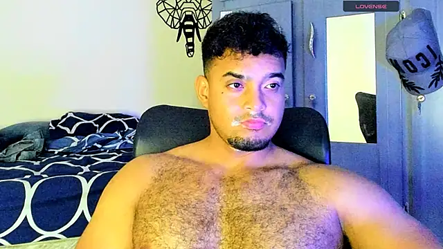 Snapshot of Big_furry_bear13 chatting on 03-13-25, 06:26 Big furry bear13 online show from 03-13-25, 06:26