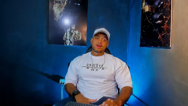 Snapshot of Big_furry_bear13 chatting on 09-17-25, 05:53 Big furry bear13 online show from 09-17-25, 05:53