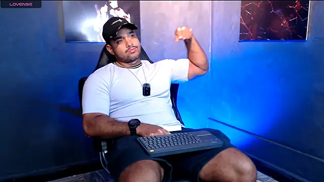 Snapshot of Big_furry_bear13 chatting on 10-08-25, 06:22 Big furry bear13 online show from 10-08-25, 06:22