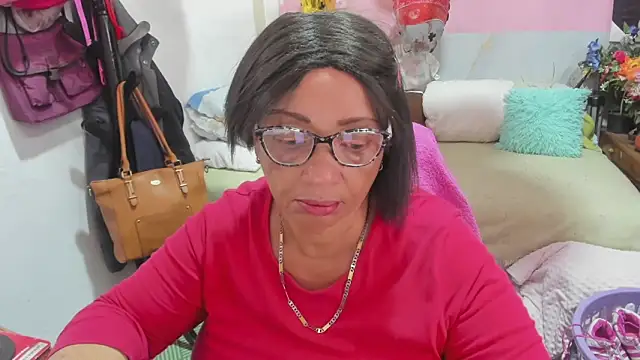 Snapshot of Mrs_mommy_ chatting on 04-27-26, 07:23 Mrs mommy online show from 04-27-26, 07:23