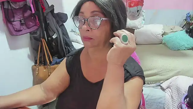 Snapshot of Mrs_mommy_ chatting on 04-28-26, 05:40 Mrs mommy online show from 04-28-26, 05:40