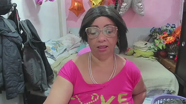 Snapshot of Mrs_mommy_ chatting on 05-10-26, 06:57 Mrs mommy online show from 05-10-26, 06:57