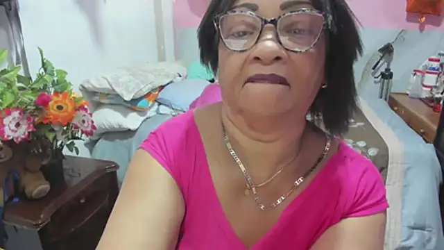 Snapshot of Mrs_mommy_ chatting on 07-01-26, 07:35 Mrs mommy online show from 07-01-26, 07:35
