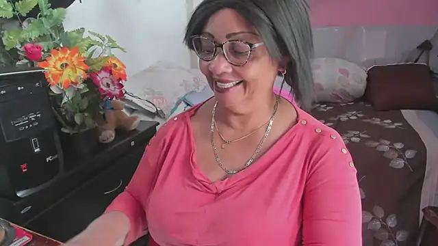 Snapshot of Mrs_mommy_ chatting on 07-06-26, 08:00 Mrs mommy online show from 07-06-26, 08:00
