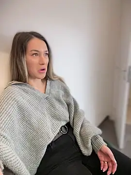 Snapshot of HotXMom chatting on 02-10-25, 04:52 HotXMom online show from 02-10-25, 04:52