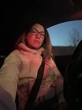 Snapshot of HotXMom chatting on 03-07-25, 04:13 HotXMom online show from 03-07-25, 04:13