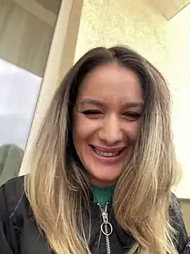 Snapshot of HotXMom chatting on 03-13-25, 10:36 HotXMom online show from 03-13-25, 10:36