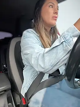 Snapshot of HotXMom chatting on 09-17-25, 06:04 HotXMom online show from 09-17-25, 06:04