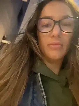 Snapshot of HotXMom chatting on 09-25-25, 03:43 HotXMom online show from 09-25-25, 03:43