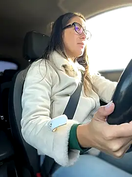 Snapshot of HotXMom chatting on 09-26-25, 05:44 HotXMom online show from 09-26-25, 05:44