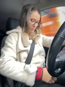 Snapshot of HotXMom chatting on 10-03-25, 05:59 HotXMom online show from 10-03-25, 05:59