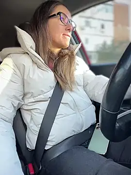 Snapshot of HotXMom chatting on 10-15-25, 06:02 HotXMom online show from 10-15-25, 06:02