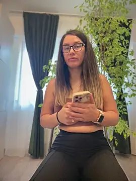 Snapshot of HotXMom chatting on 06-01-26, 05:09 HotXMom online show from 06-01-26, 05:09
