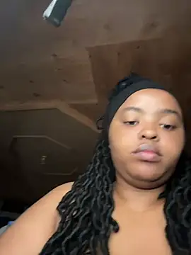 Linahlove online show from 03-19-25, 07:18