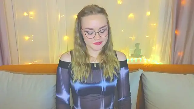 Aurora Golden1 online show from 02-12-25, 07:13