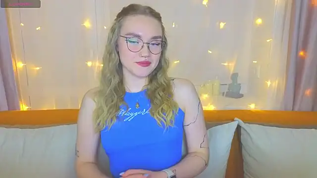 Aurora Golden1 online show from 03-07-25, 07:16