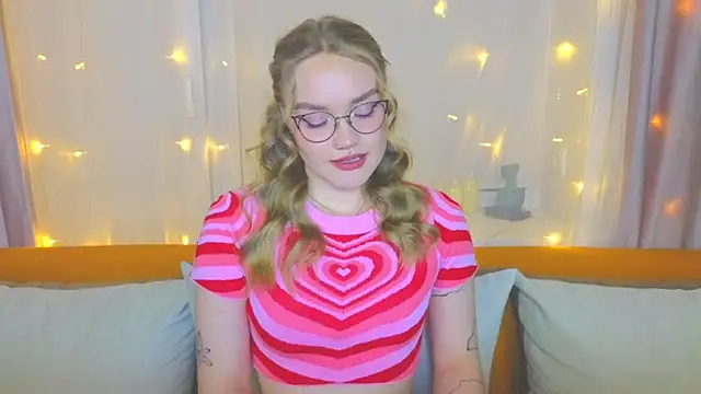 Aurora Golden1 online show from 03-18-25, 07:10