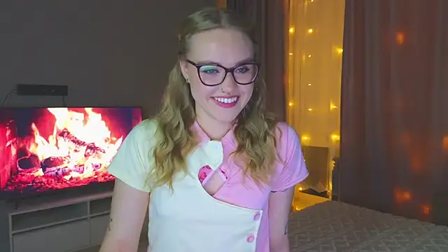 Aurora Golden1 online show from 10-11-25, 07:01