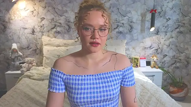 Aurora Golden1 online show from 04-05-26, 03:15