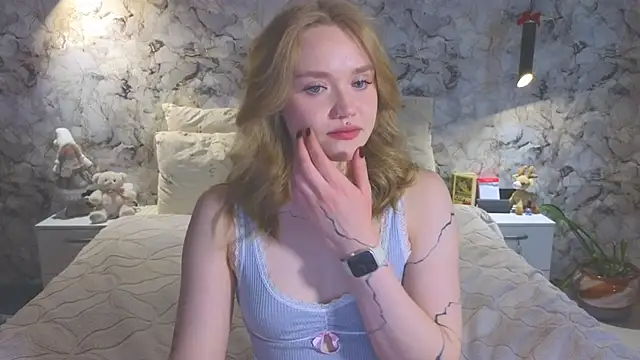 Aurora Golden1 online show from 04-06-26, 04:46