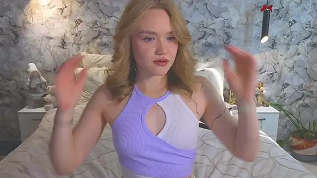 Aurora Golden1 online show from 04-07-26, 02:56