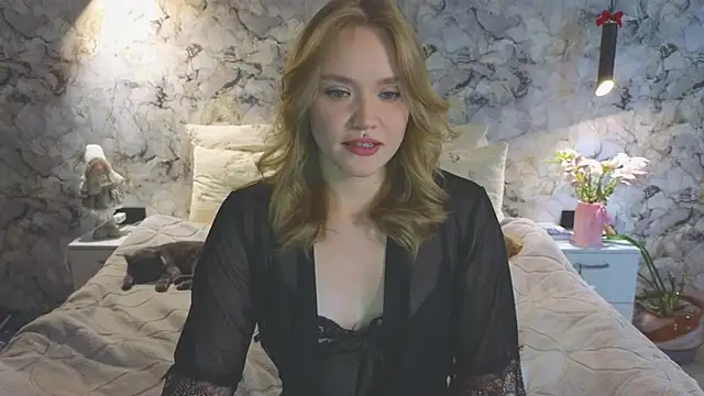 Snapshot of Aurora_Golden1 chatting on 07-18-26, 07:12 Aurora Golden1 online show from 07-18-26, 07:12