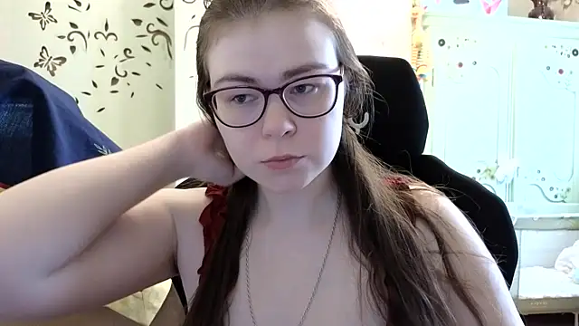 Snapshot of LucyZeph chatting on 02-11-25, 11:21 LucyZeph online show from 02-11-25, 11:21