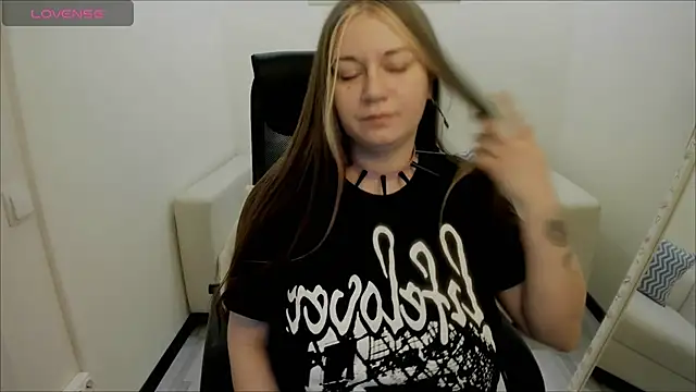 AlisaBacker online show from 12-12-24, 03:37