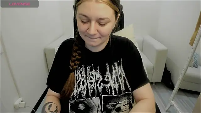 AlisaBacker online show from 01-04-25, 01:42