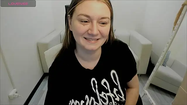 AlisaBacker online show from 01-11-25, 01:37