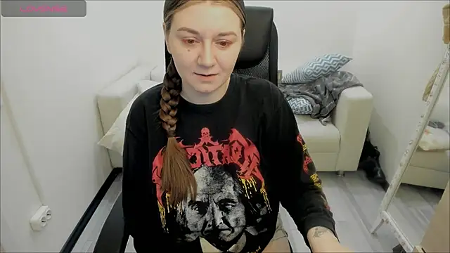 AlisaBacker online show from 01-11-25, 11:02