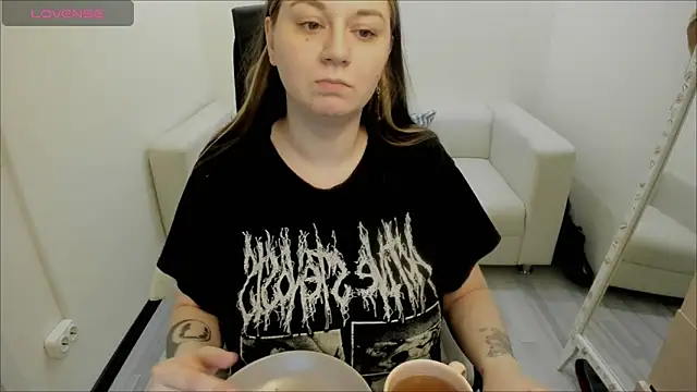 AlisaBacker online show from 01-16-25, 06:56