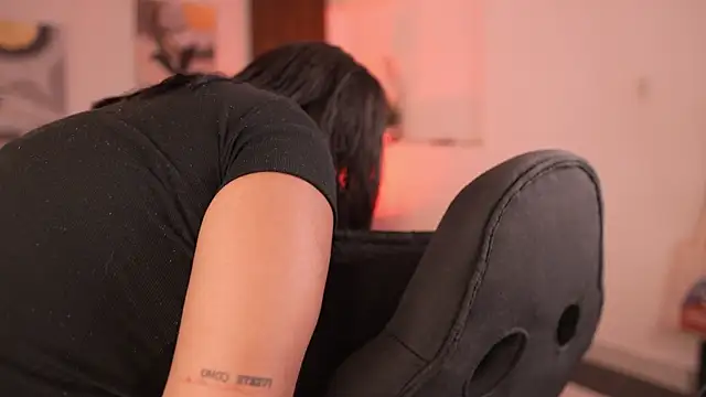 SheylaBakerr online show from 11-20-25, 10:37