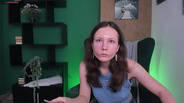 OliviaTurnery online show from 12-16-25, 12:54