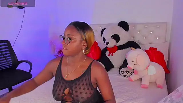 Ananya Kay01 online show from 01-14-25, 01:58