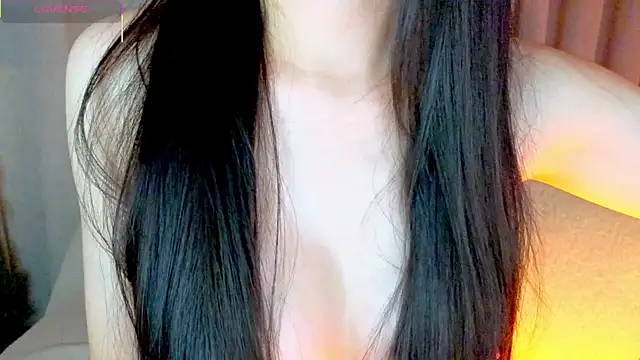 Snapshot of Embez-Damdang chatting on 12-22-25, 04:04 Embez-Damdang online show from 12-22-25, 04:04