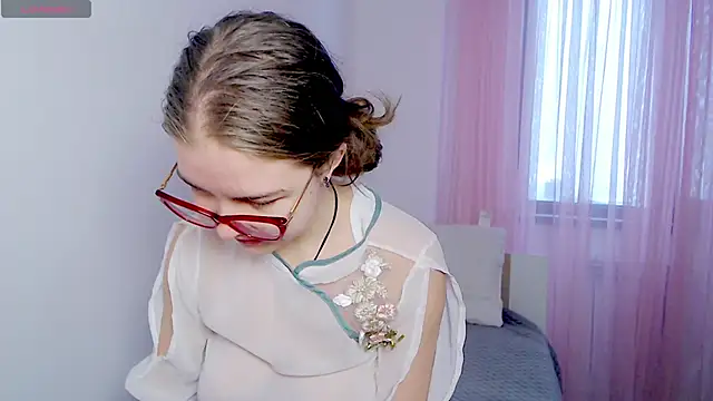 Snapshot of Sarah_HS chatting on 02-24-26, 11:52 Sarah HS online show from 02-24-26, 11:52