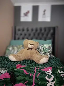 Snapshot of Candy-Heart chatting on 03-22-25, 06:22 Candy-Heart online show from 03-22-25, 06:22