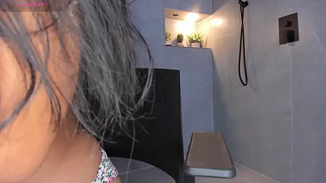 Snapshot of AriSweet chatting on 11-06-25, 12:39 AriSweet online show from 11-06-25, 12:39