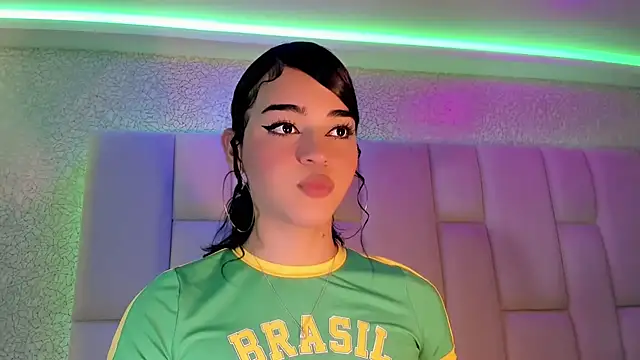 Summer walkerr online show from 01-20-25, 03:50