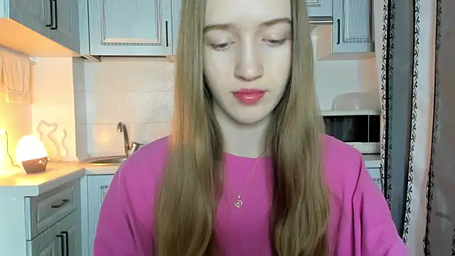 leslie my lovee online show from 11-28-25, 05:10