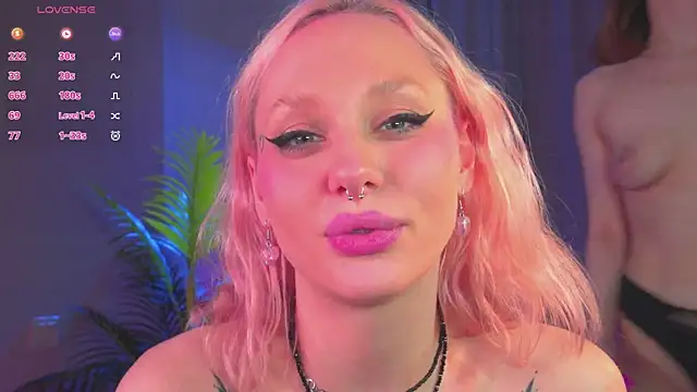 Snapshot of Kinky_Girls chatting on 02-22-25, 08:31 Kinky Girls online show from 02-22-25, 08:31